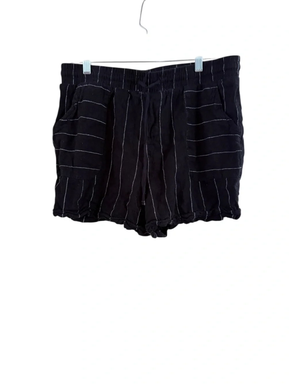 Time and Tru Black Pinstripe Elastic Waist Pull-On Shorts